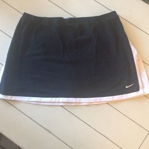 Like new Nike dri fit skirt with lining